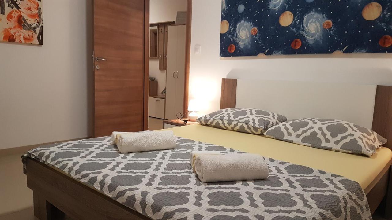 Ferienwohnung Orange Brist Pula Exterior foto