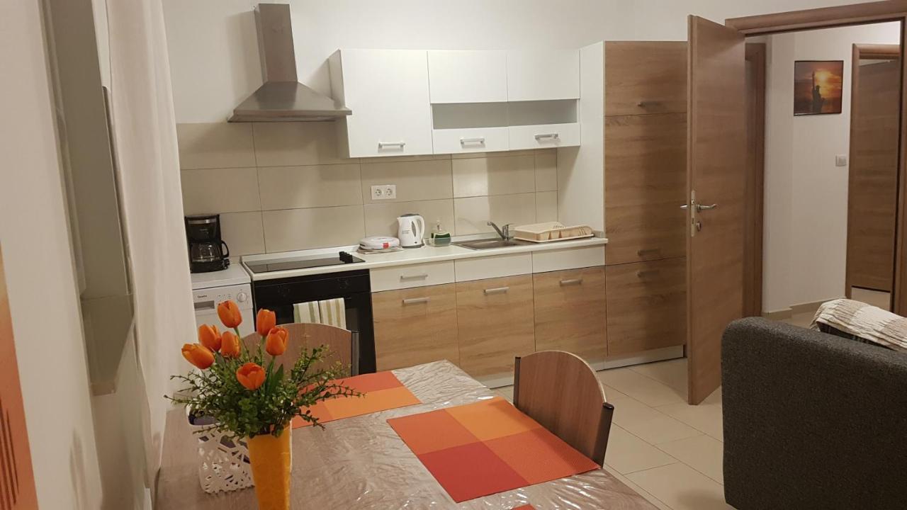 Ferienwohnung Orange Brist Pula Exterior foto